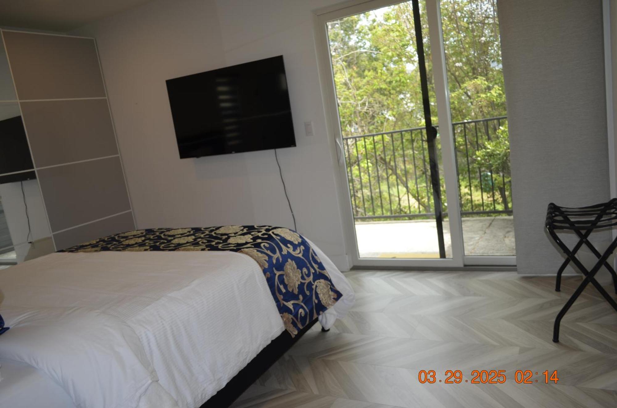 Dimond Abode Vacation Home #2 Oakland Dimond District Bagian luar foto